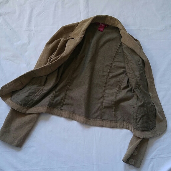 Blazer - Picture 8 of 8